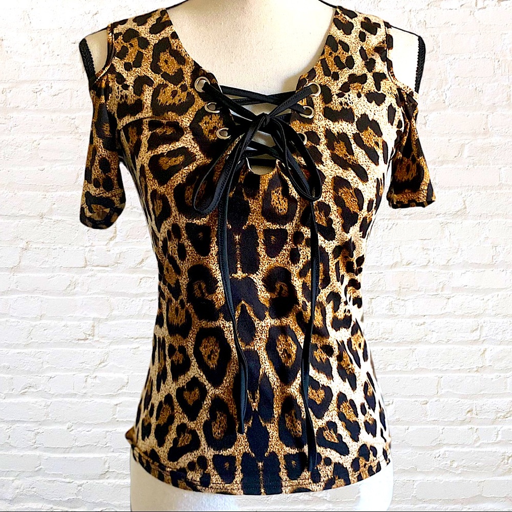 COLD SHOULDER SHOE TIE FRONT LEOPARD ANIMAL PRINT SHORT SLEEVE TOP